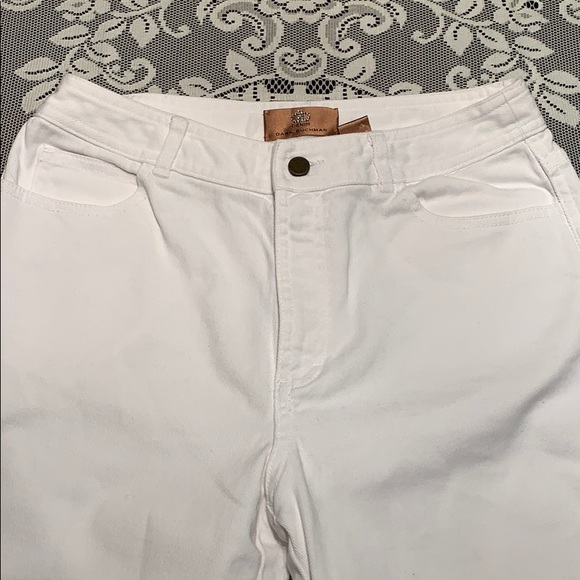 Dana Buchman Size 2 white Flare Jeans - Picture 1 of 5